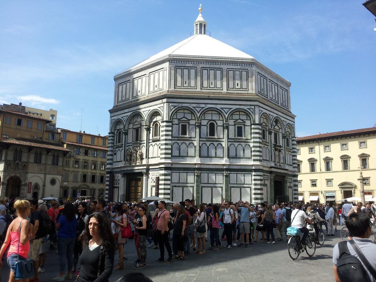 Enhet i Historisk sentrum på 60 kvm, med 1 soverom, 2 bad Firenze Eksteriør bilde